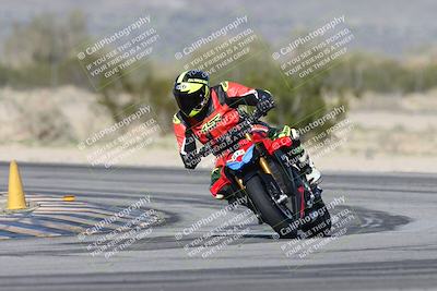 media/Jan-15-2026-Racers Edge (Thu) [[dfebeb70ab]]/3-B Group/Session 4 (Turn 5)/